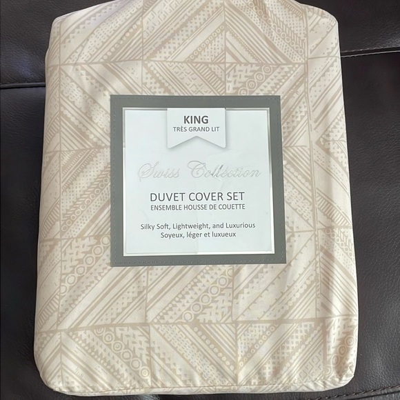 Swiss Collection DUVET COVER SET - Picture 3 of 6